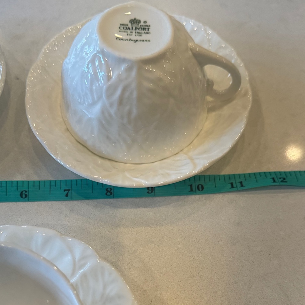 Coalport countrywide embossed white cabbage, saucer, cup three quantity - Picture 2 of 4